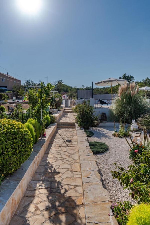 Villa House Camellia With Fenced Pool And Playground Blizna Donja Exterior foto